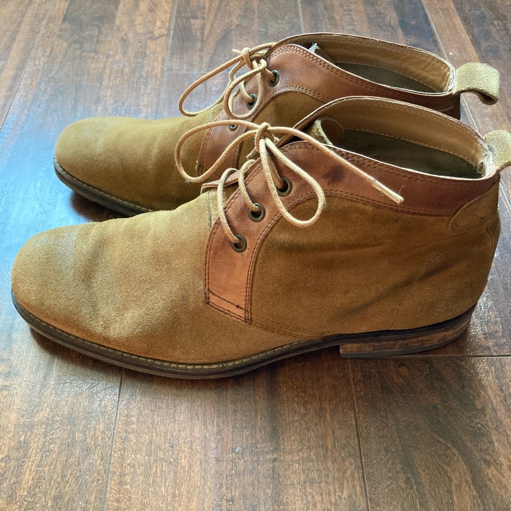 Urban Outfitters Tan Chukka Boots Suede